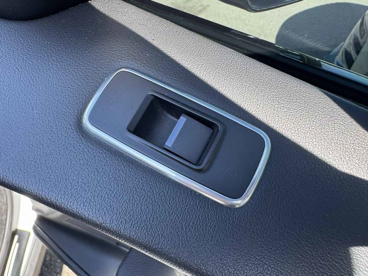 Used 2017 Jaguar F-PACE S image 34