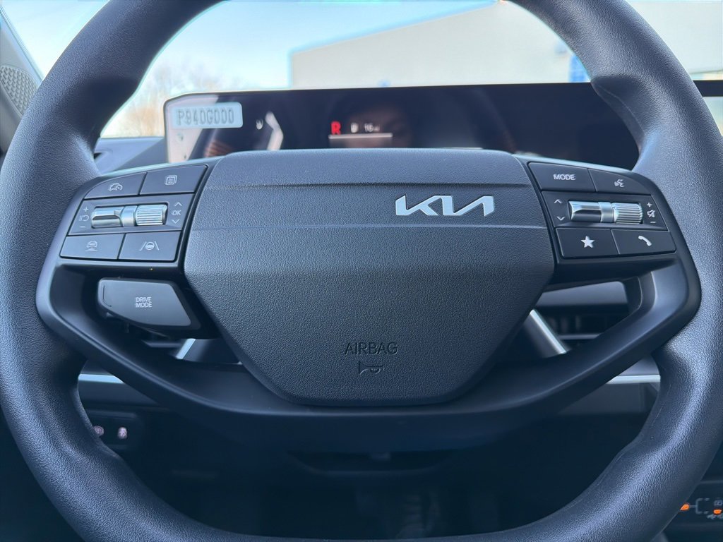 New 2025 Kia K4 LXS image 38