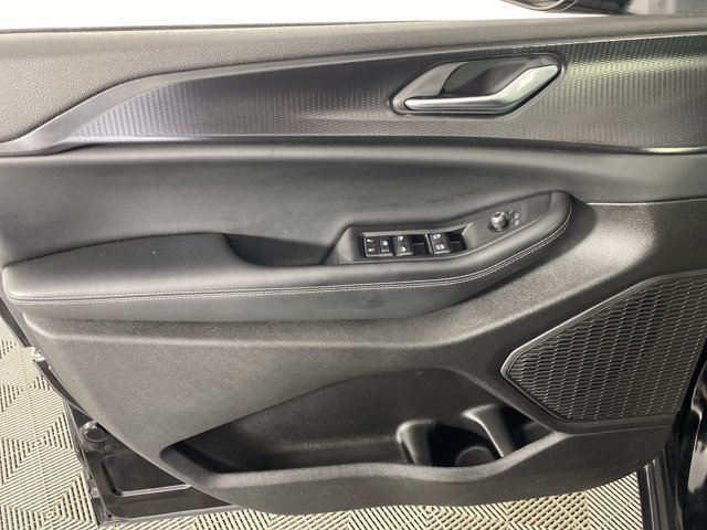 Used 2024 Jeep Grand Cherokee Altitude AWD/4WD image 14