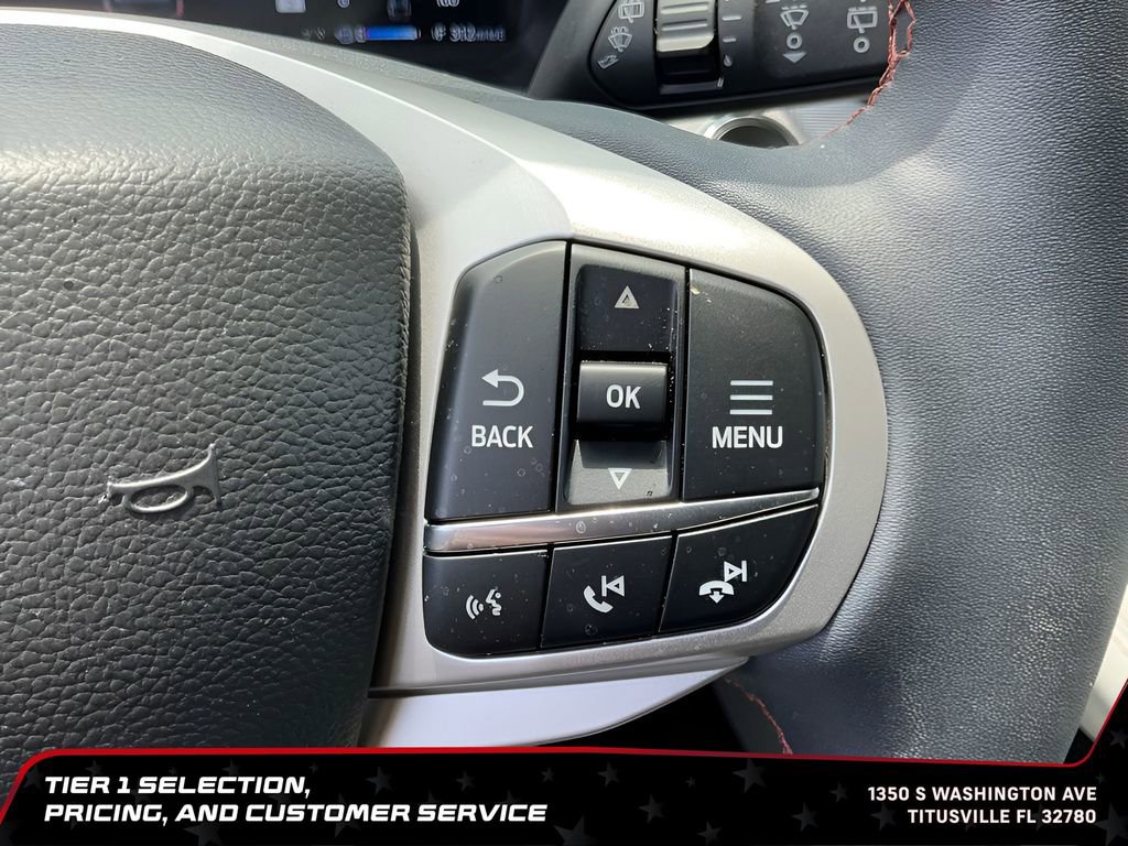 Used 2025 Ford Explorer Active w/ Active Comfort Package RWD image 27