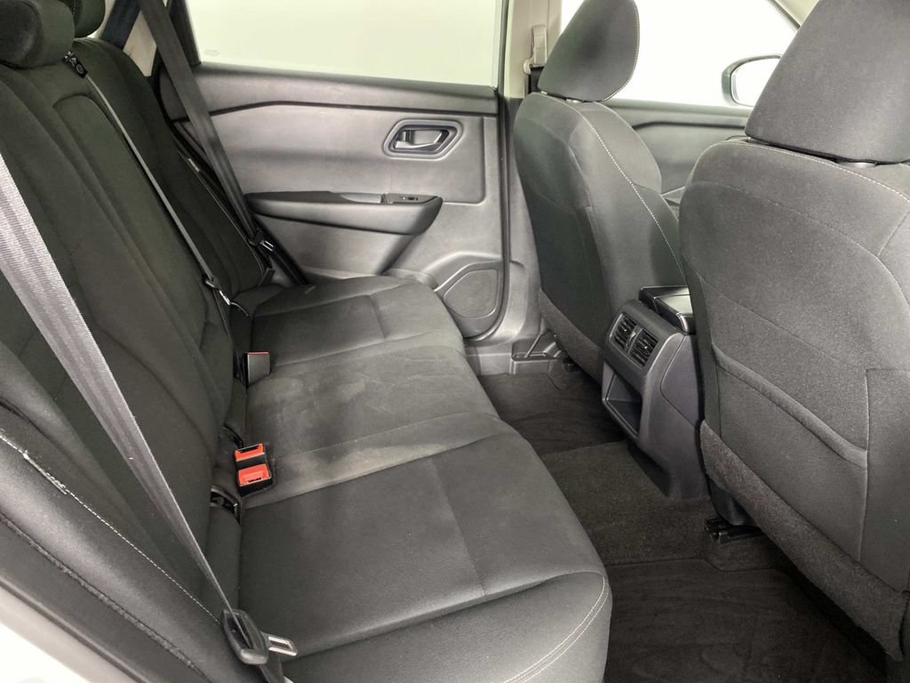 Used 2024 Nissan Rogue S AWD/4WD image 12