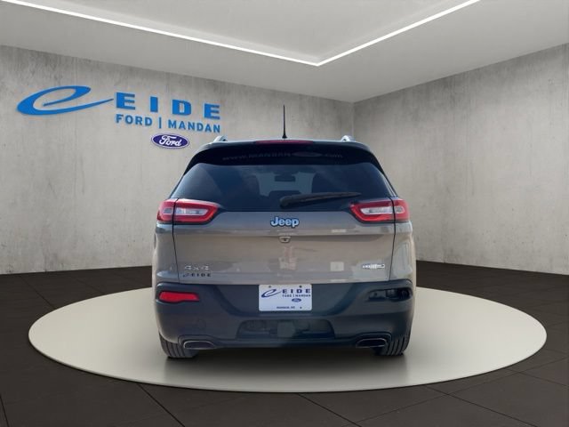 Used 2016 Jeep Cherokee Latitude w/ Cold Weather Group AWD/4WD image 11