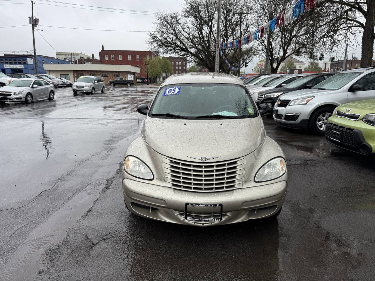 Used 2005 Chrysler PT Cruiser Touring FWD image 2
