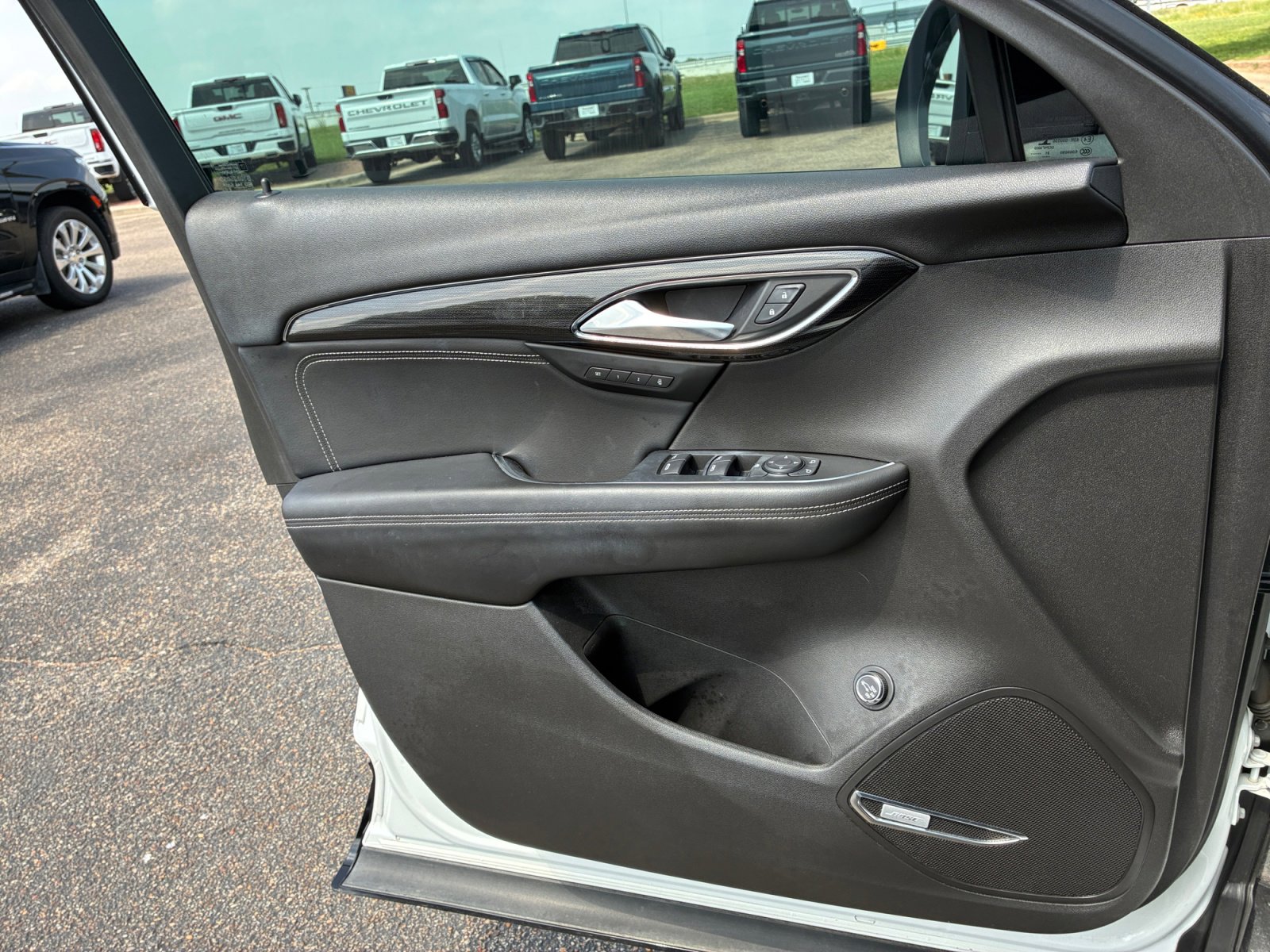 Used 2022 Buick Envision Essence w/ Technology Package I FWD image 30