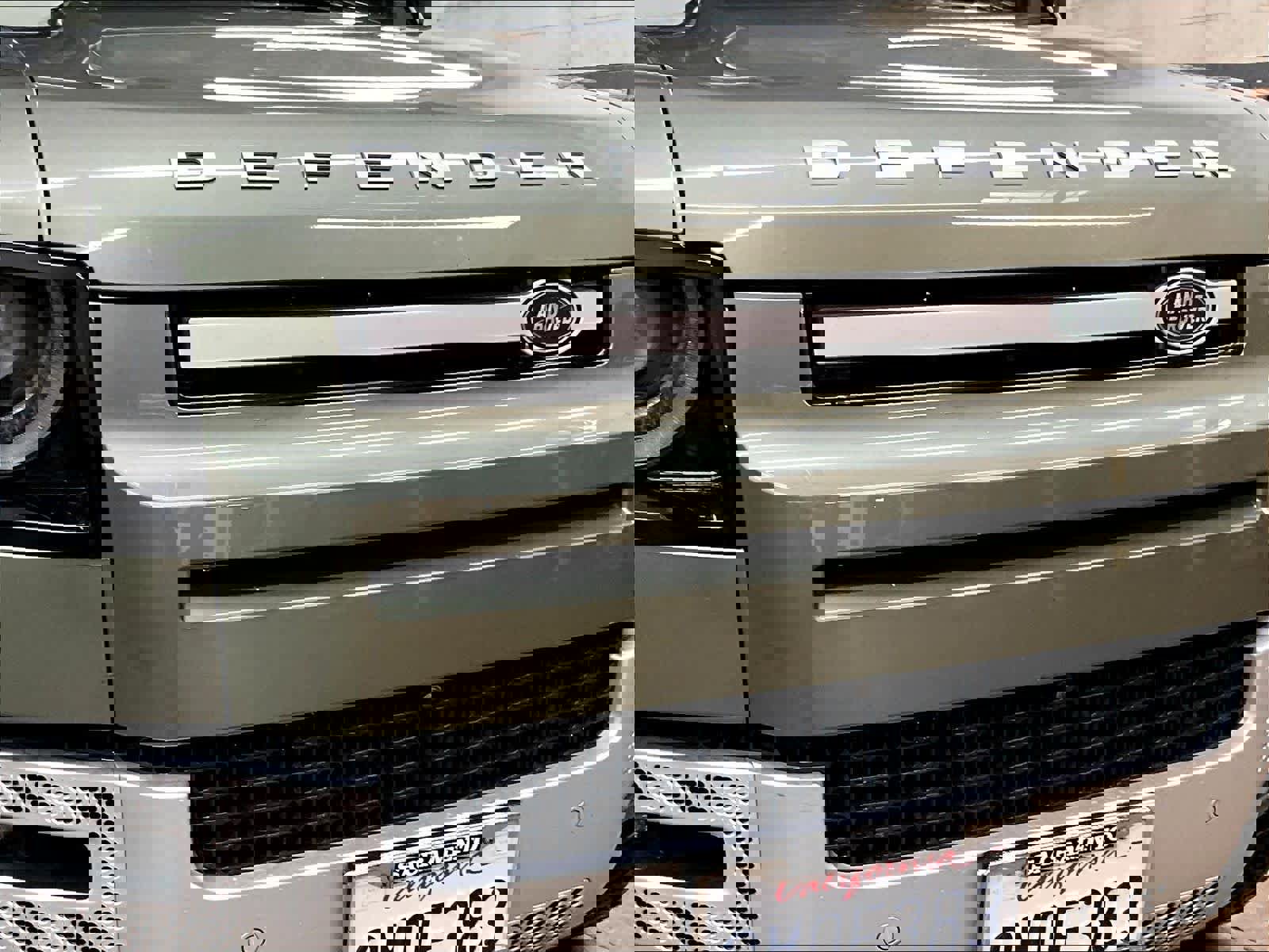 Used 2021 Land Rover Defender 90 First Edition image 32