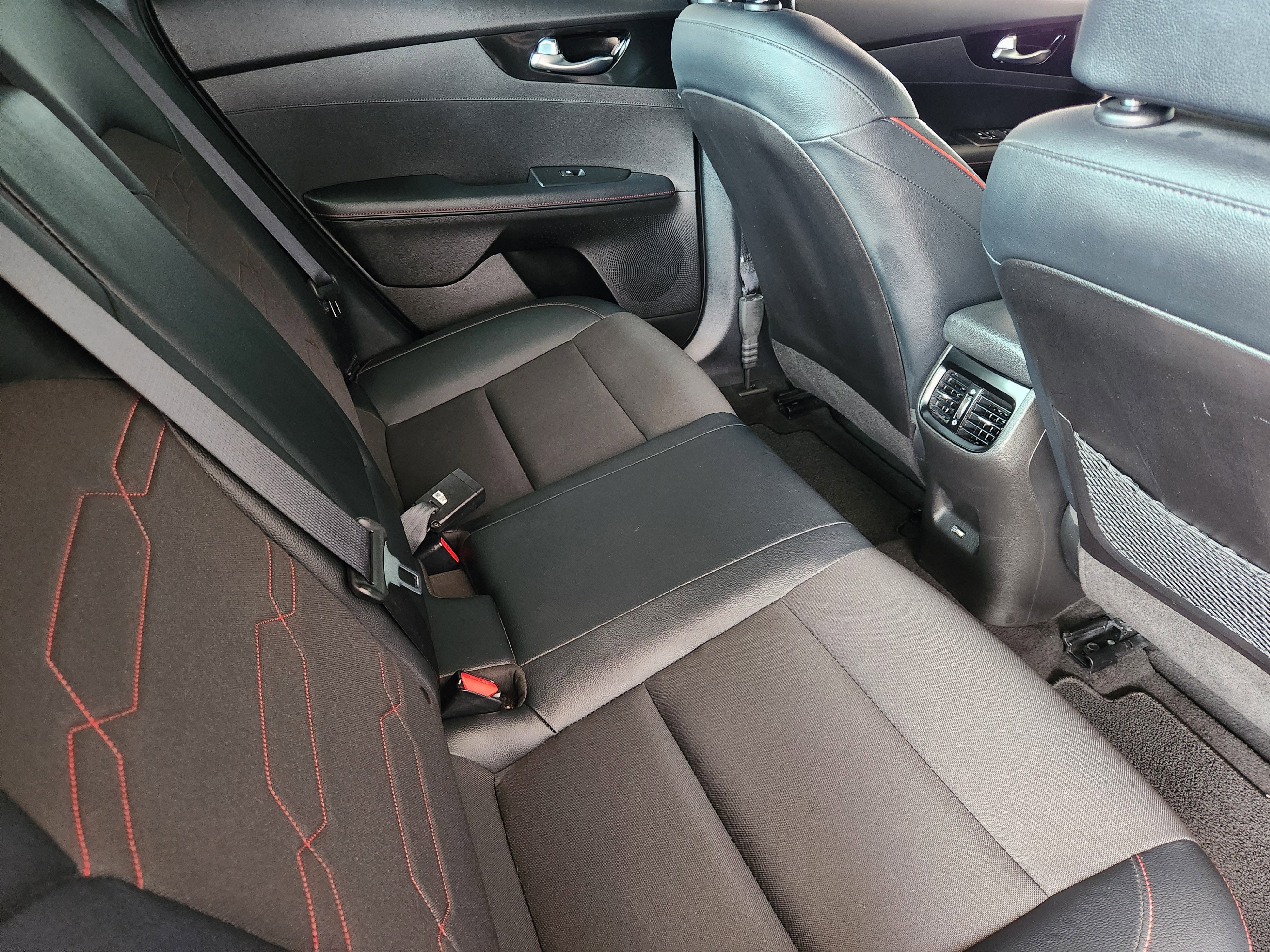 Used 2023 Kia Forte GT image 34