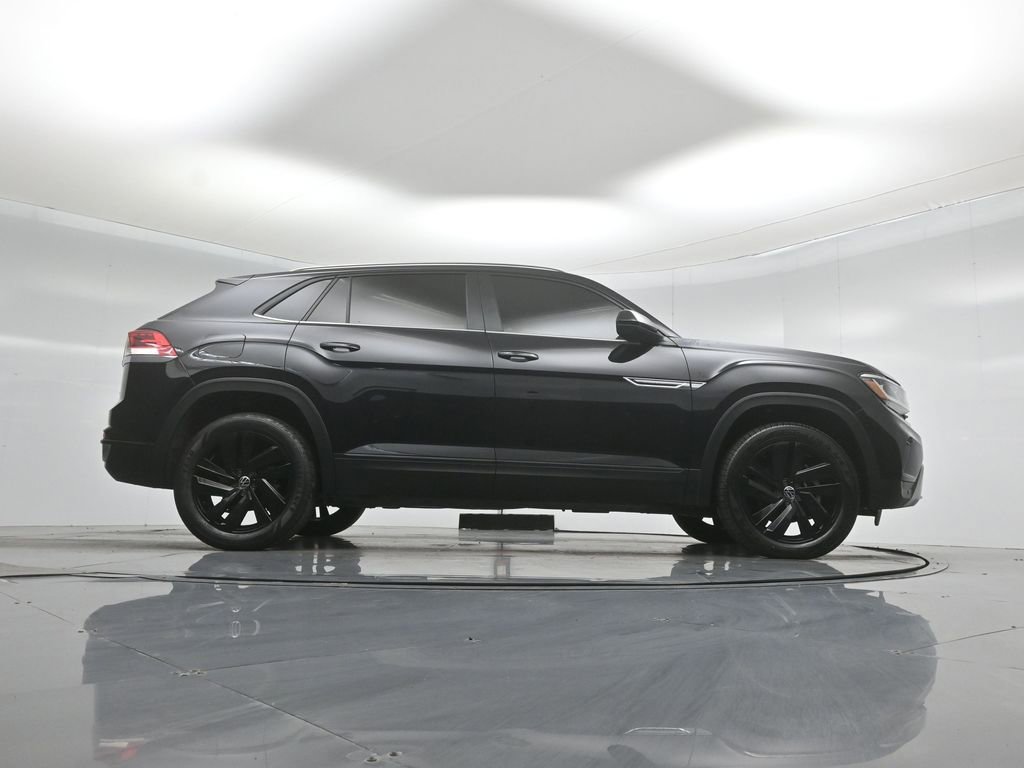Used 2023 Volkswagen Atlas Cross Sport SE w/ Black Wheel Package AWD/4WD image 45