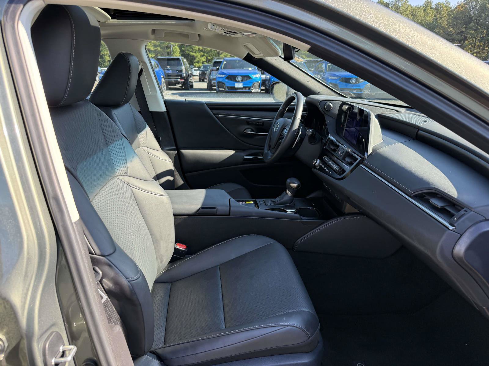 Used 2025 Lexus ES 350 w/ Premium Package FWD image 14