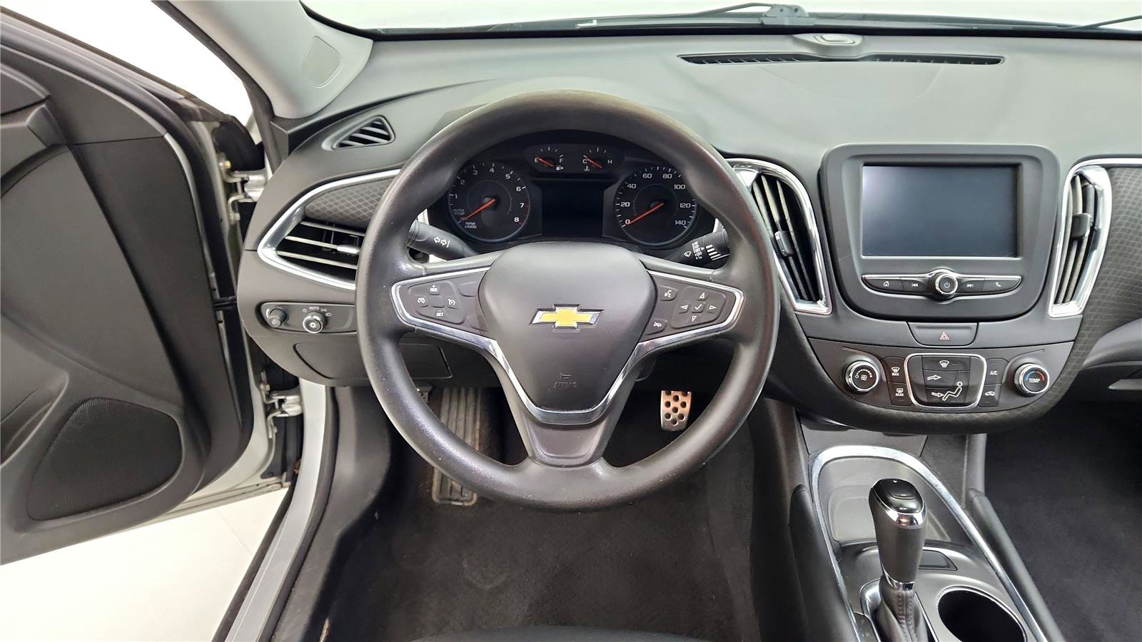 Used 2016 Chevrolet Malibu LT image 27