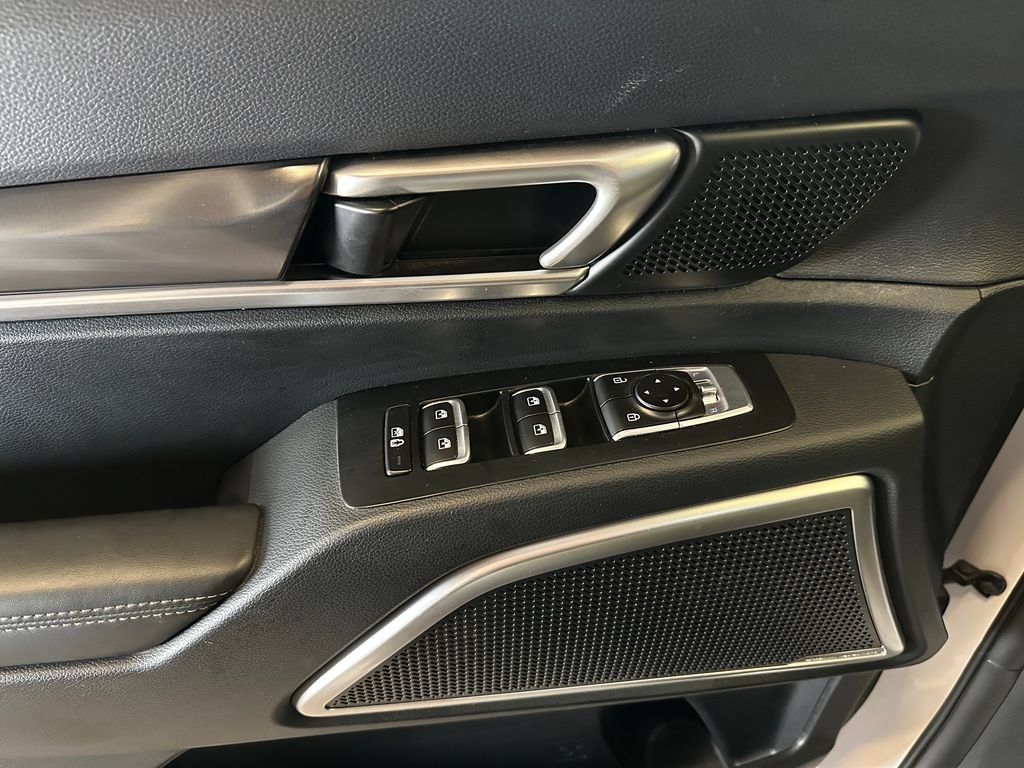 Used 2025 Kia Telluride S AWD/4WD image 19