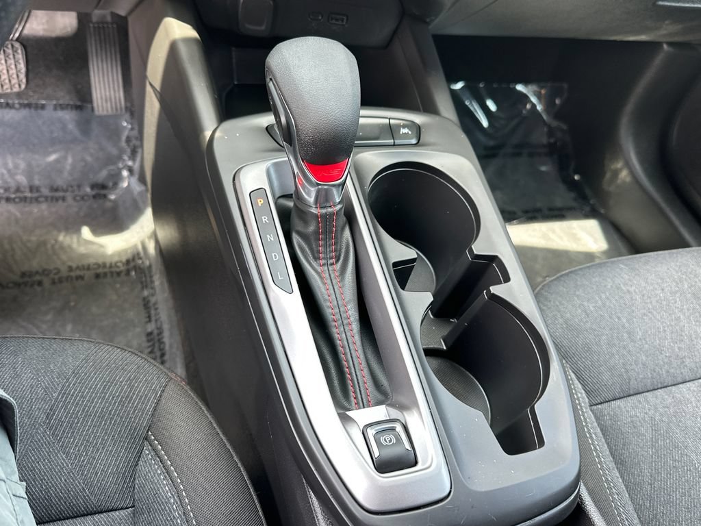 Used 2025 Chevrolet Trax RS w/ Sunroof Package FWD image 25