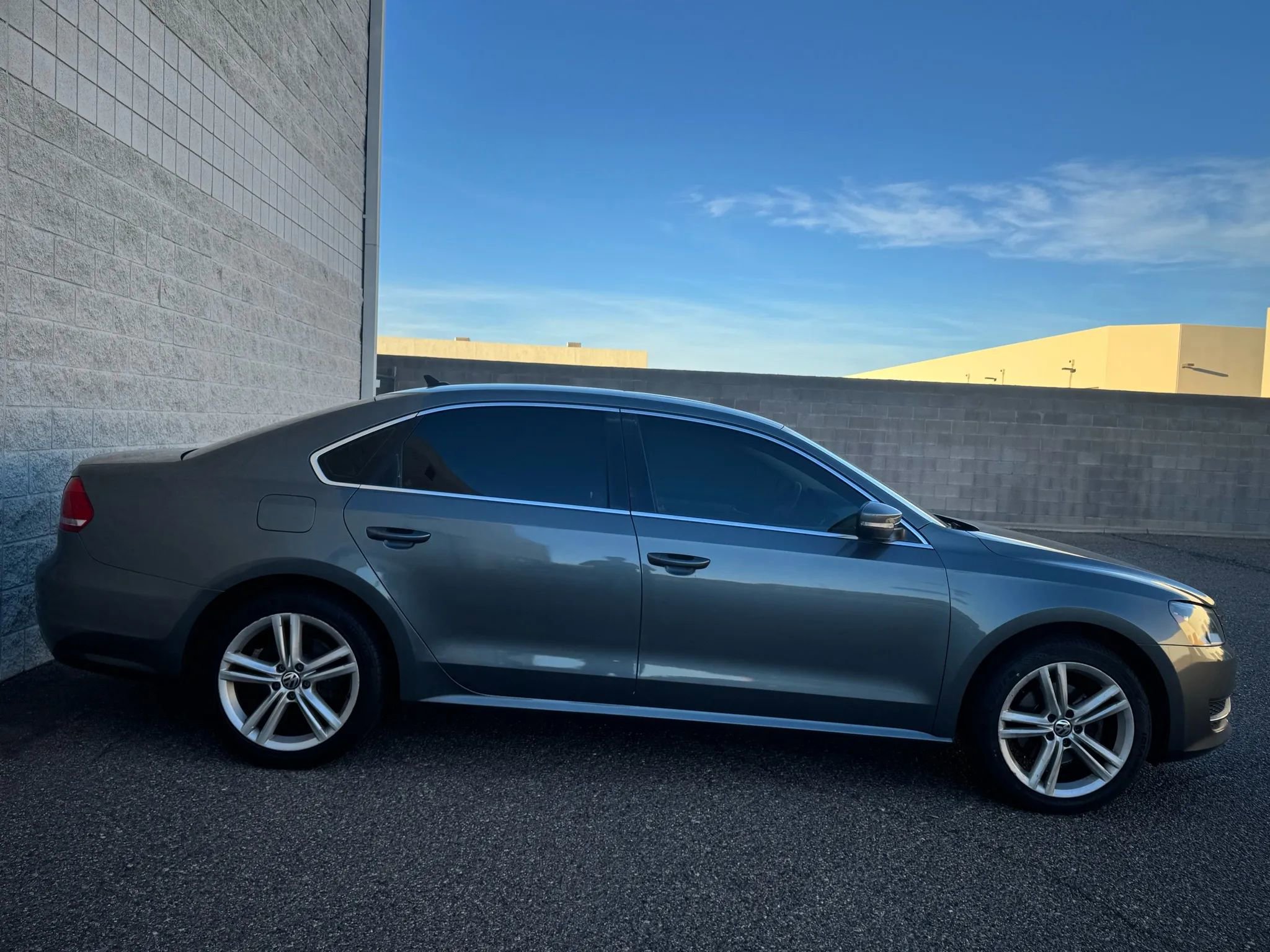 Used 2014 Volkswagen Passat TDI SE FWD image 4