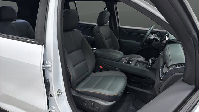 Used 2024 GMC Acadia AT4 image 24