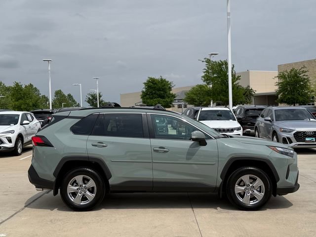 Used 2022 Toyota RAV4 XLE w/ Convenience Package image 5