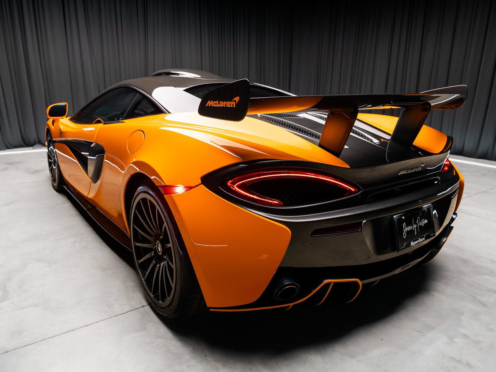 Used 2020 McLaren 620R RWD image 13