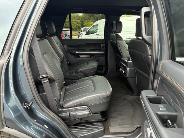 Used 2023 Ford Expedition Platinum image 17