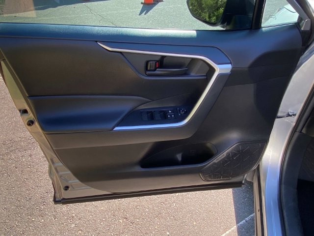 Used 2025 Toyota RAV4 LE AWD/4WD image 11