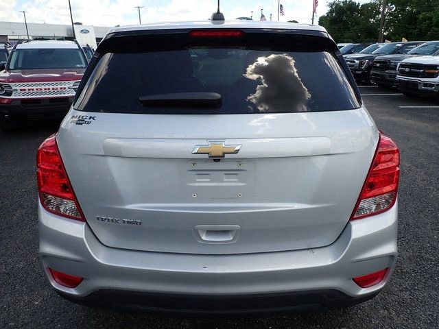 Used 2020 Chevrolet Trax LS w/ Tint and Cruise Package AWD/4WD image 5