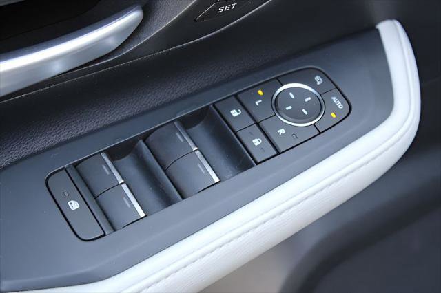 Certified 2024 Toyota Grand Highlander AWD image 17