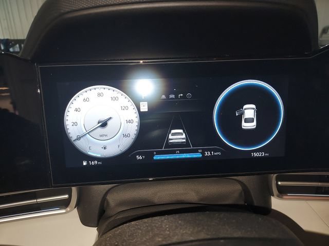 Used 2024 Hyundai Elantra Limited FWD image 21