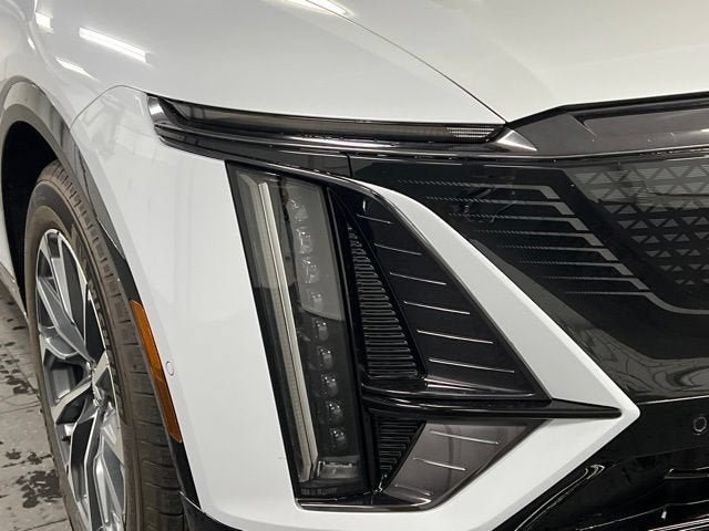New 2026 Cadillac Lyriq Sport w/ LPO, Floor Liner Package AWD/4WD image 10