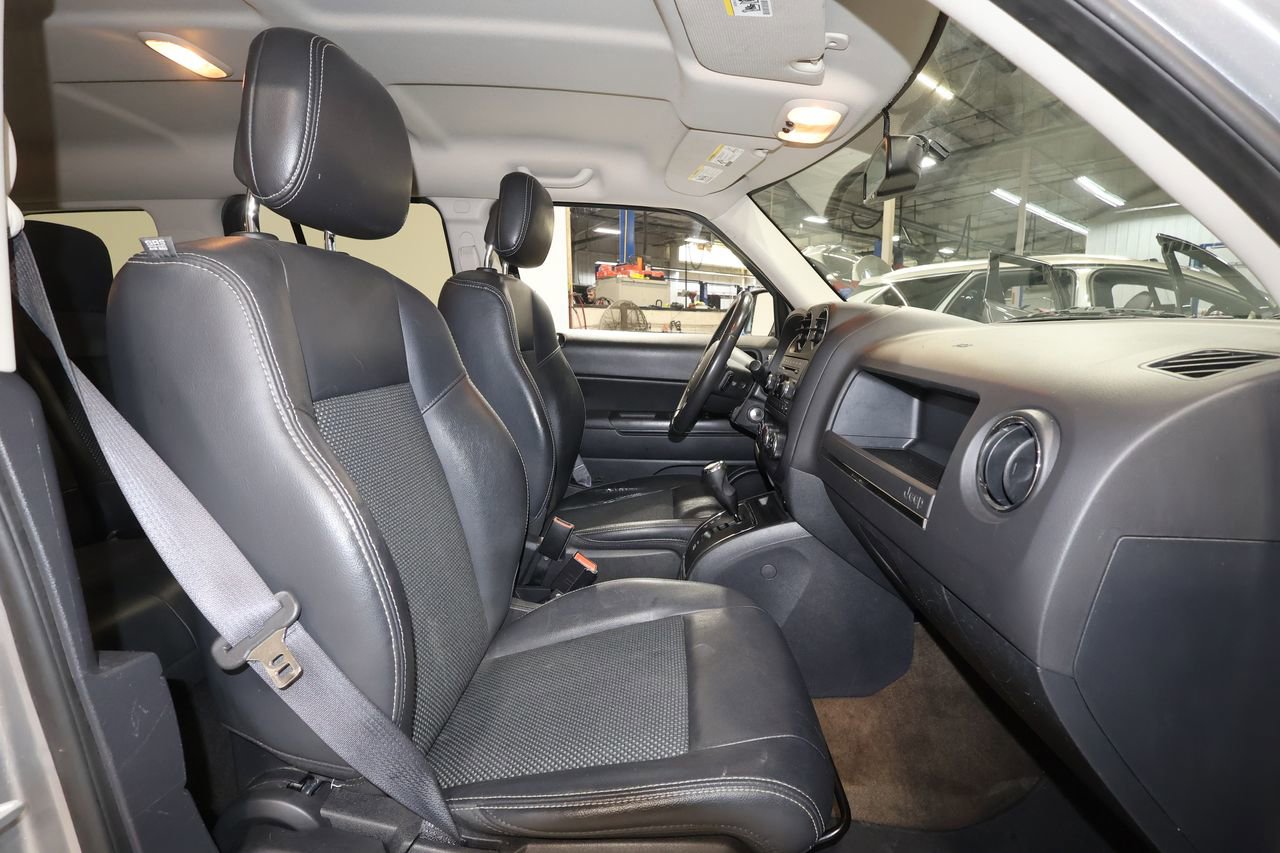 Used 2016 Jeep Patriot Sport w/ Power Value Group image 17
