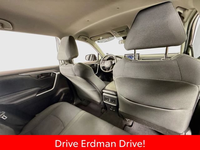 Used 2022 Toyota RAV4 LE FWD image 28