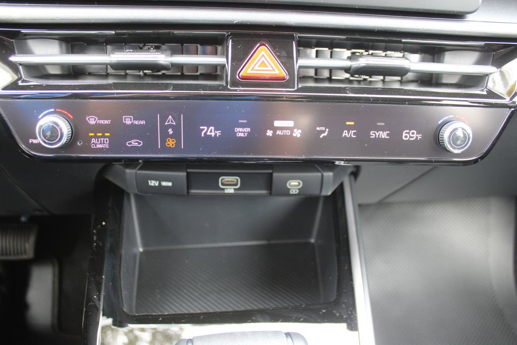 New 2026 Kia Niro EX FWD image 35