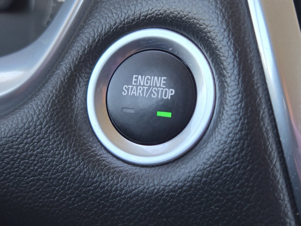 Used 2021 Chevrolet Traverse LS FWD image 23