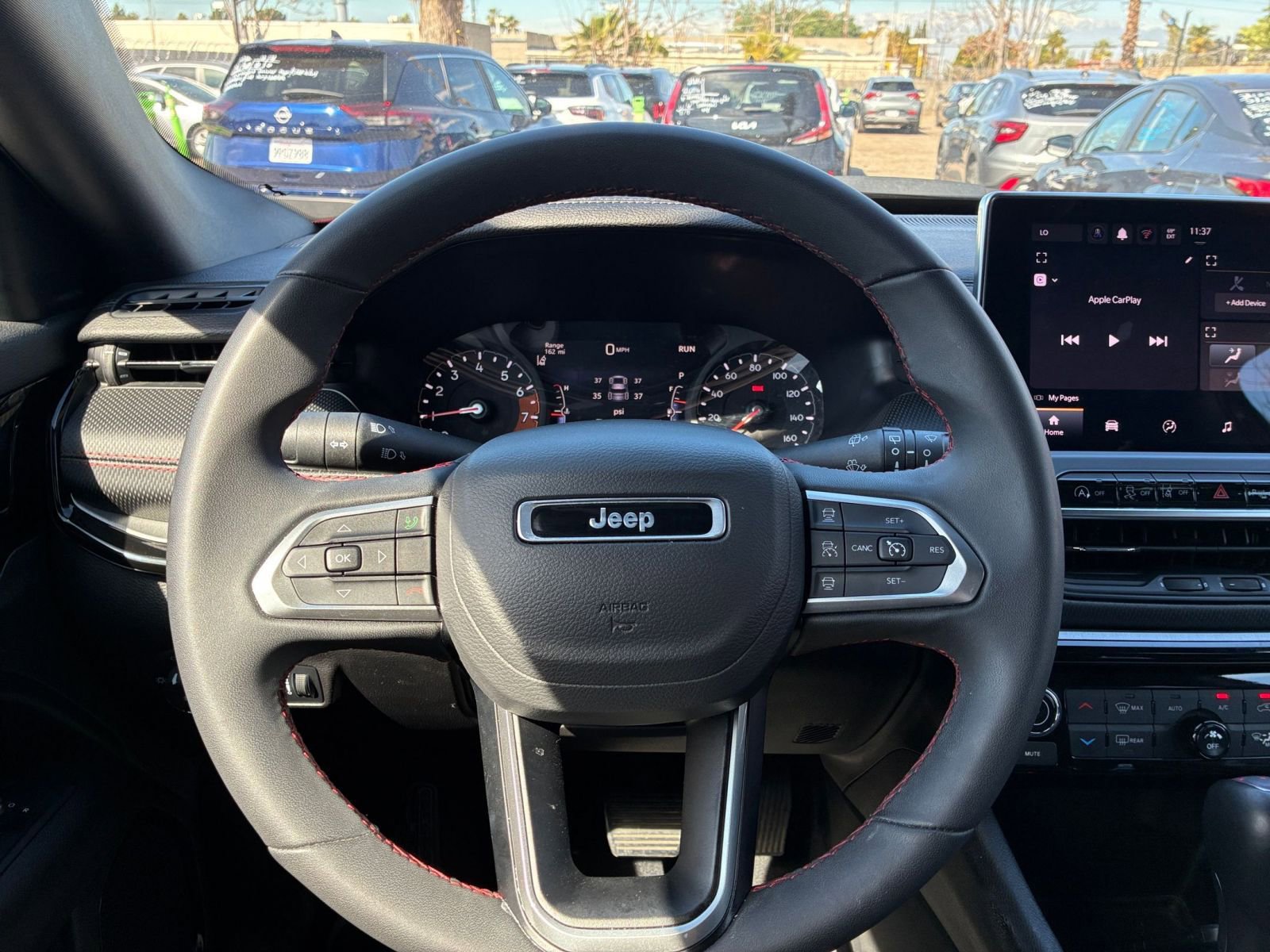 Used 2025 Jeep Compass Trailhawk AWD/4WD image 28