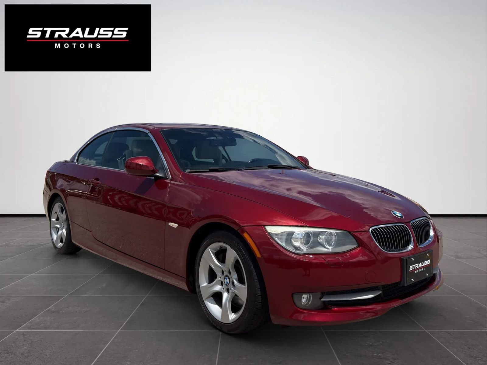 Used 2011 BMW 335i Convertible w/ Premium Pkg RWD image 3