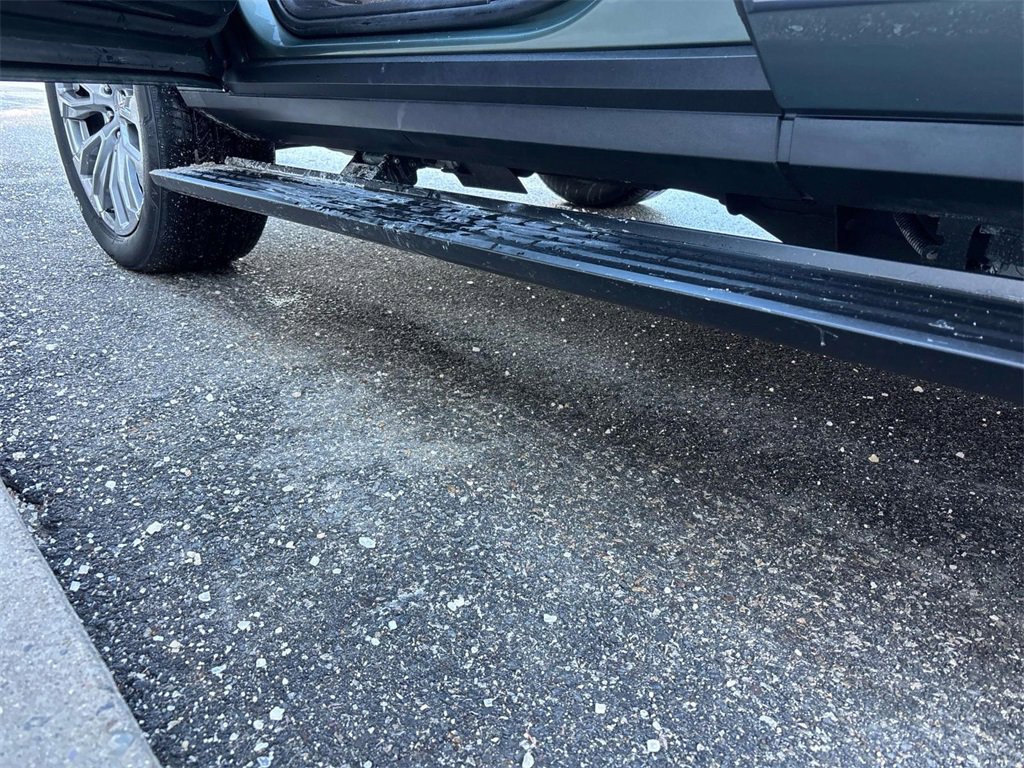 Used 2024 GMC Yukon Denali w/ Denali Reserve Package image 7