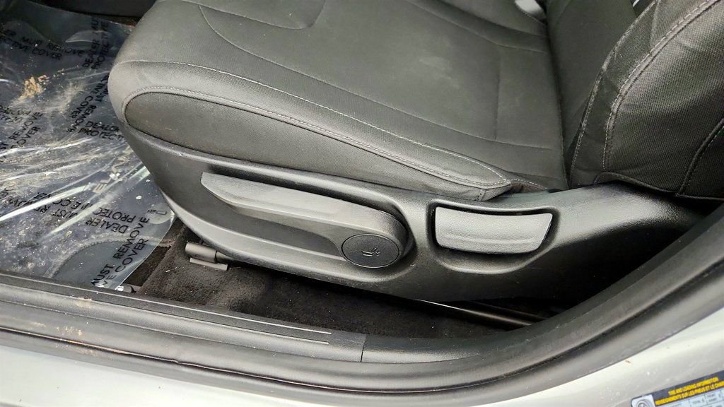 Used 2023 Hyundai Elantra SEL image 11