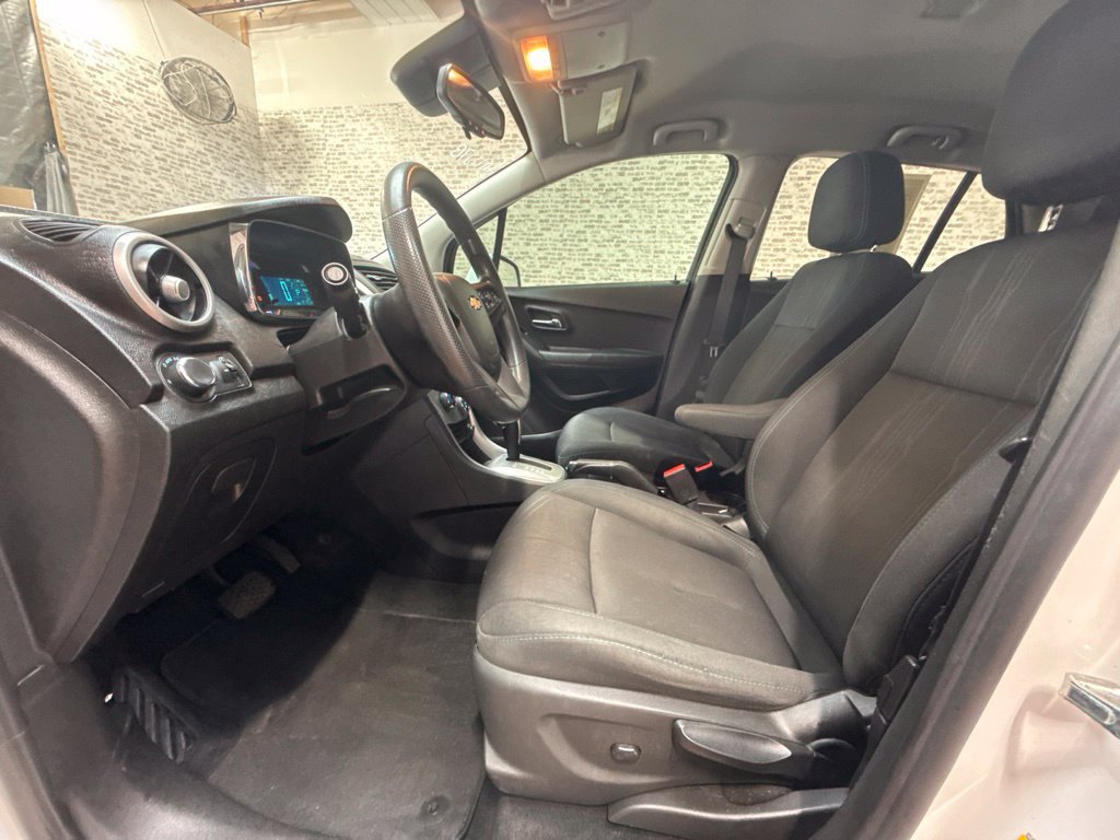 Used 2016 Chevrolet Trax LT AWD/4WD image 23