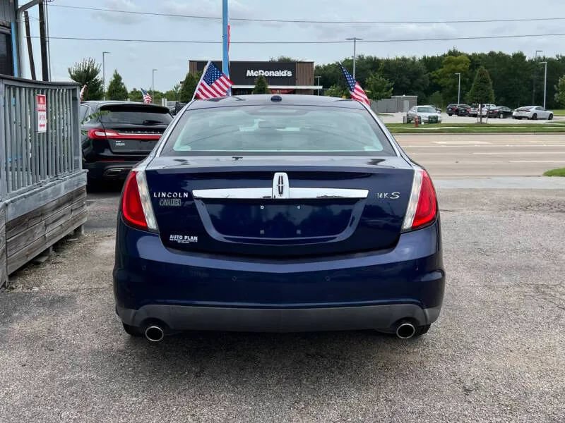 Used 2011 Lincoln MKS FWD image 7
