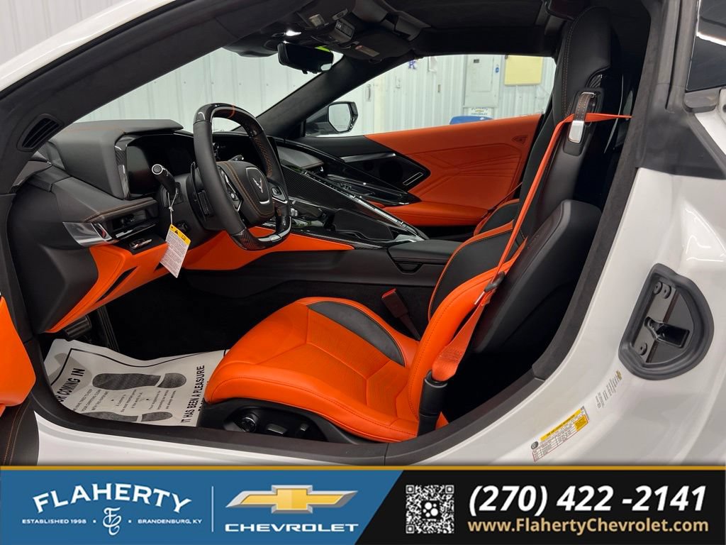 Used 2025 Chevrolet Corvette Z06 RWD image 9