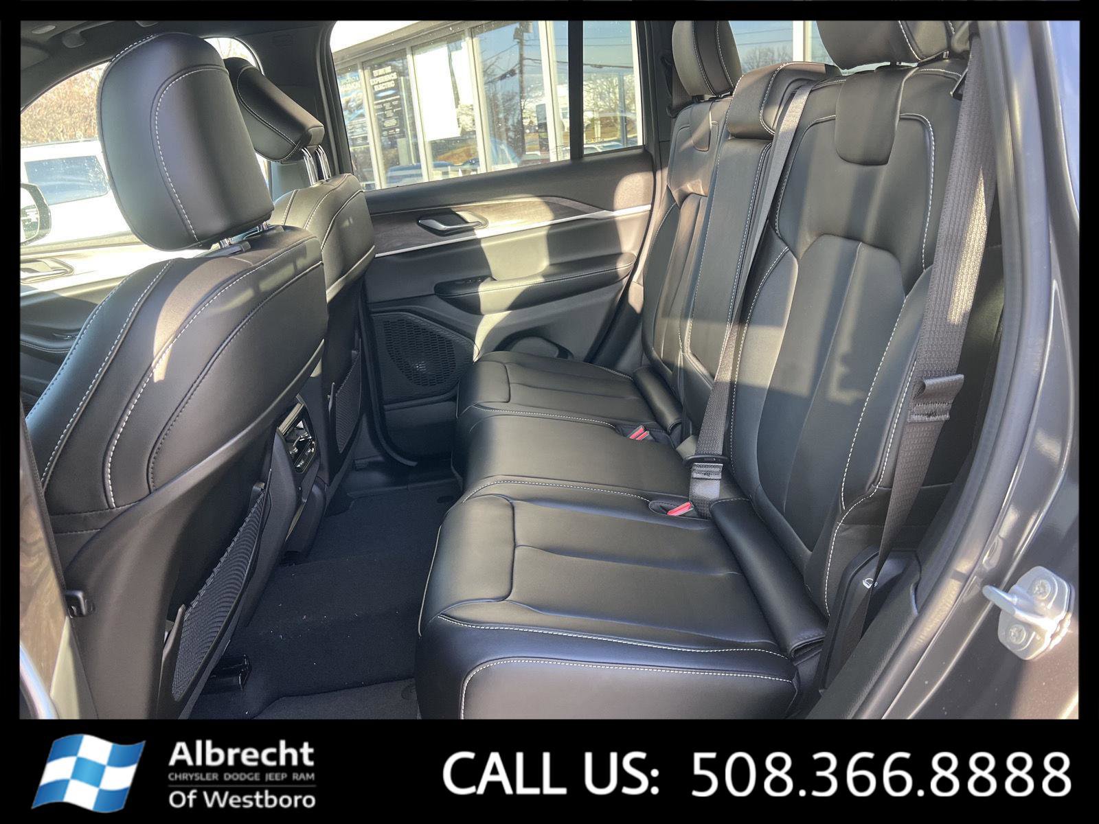 New 2025 Jeep Grand Cherokee Limited w/ Trailer Tow Package image 12