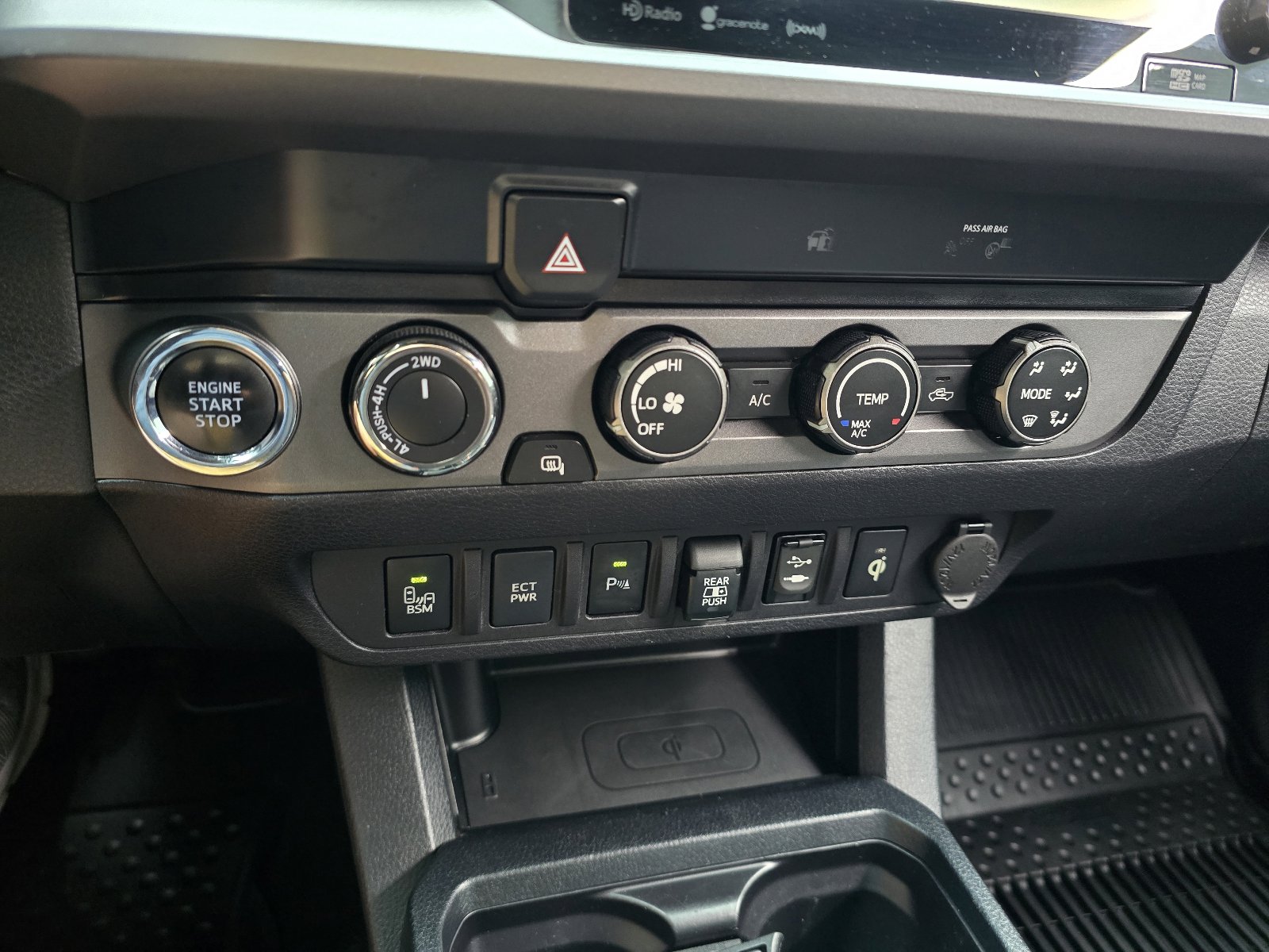 Used 2019 Toyota Tacoma TRD Off-Road w/ Technology Package AWD/4WD image 22