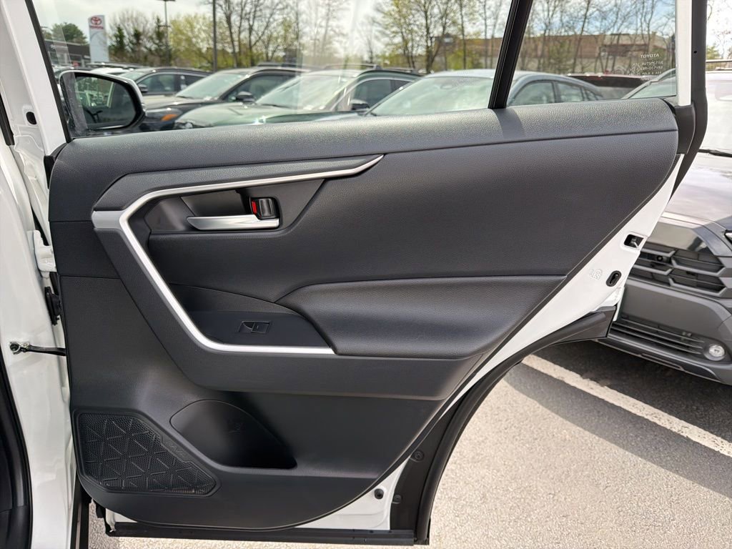 Used 2025 Toyota RAV4 XLE w/ Convenience Package AWD/4WD image 11