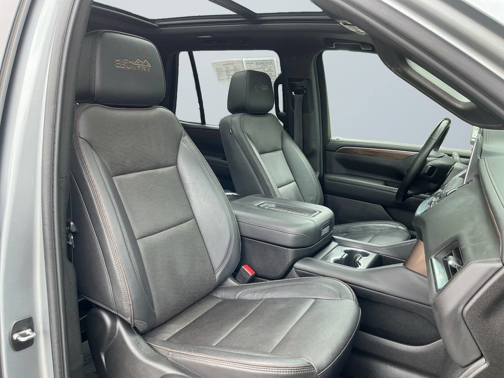 Used 2024 Chevrolet Tahoe High Country AWD/4WD image 16