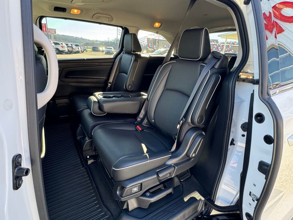 Used 2025 Honda Odyssey Elite image 17