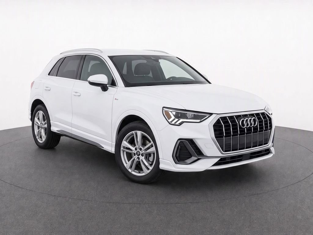 Used 2023 Audi Q3 2.0T Premium Plus w/ Premium Plus Package AWD/4WD image 2