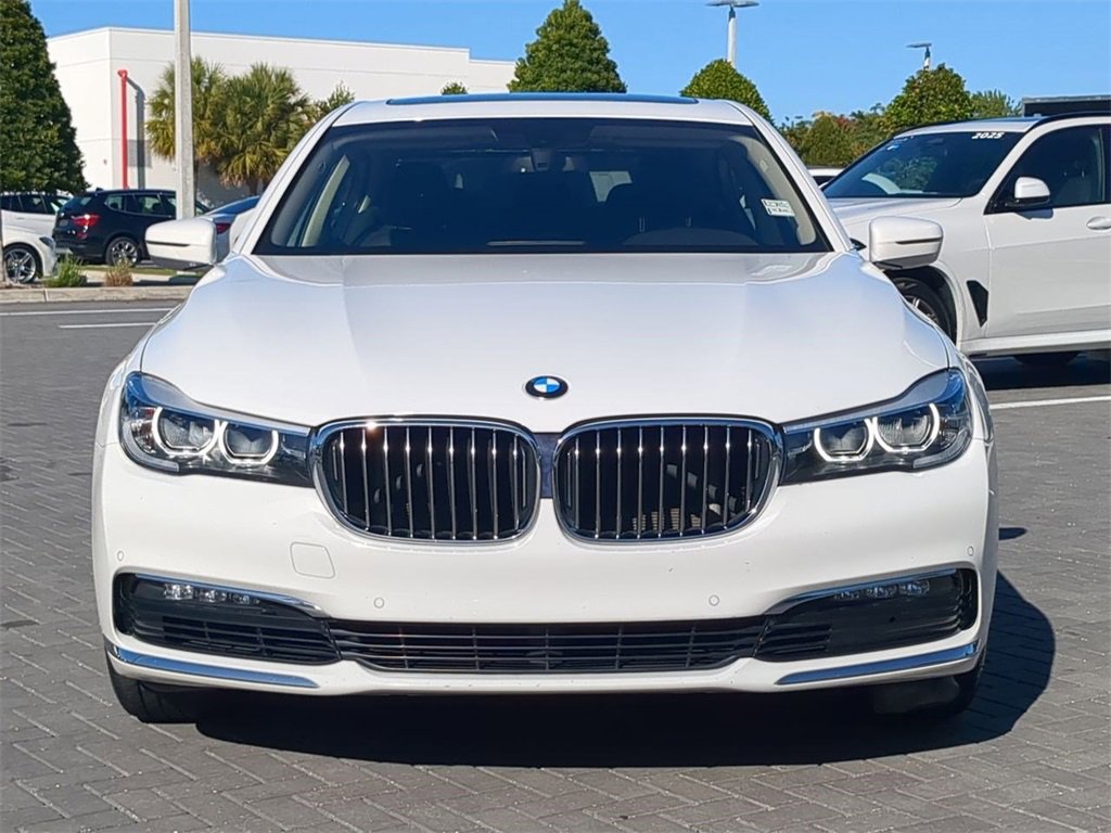Used 2018 BMW 740i xDrive image 10