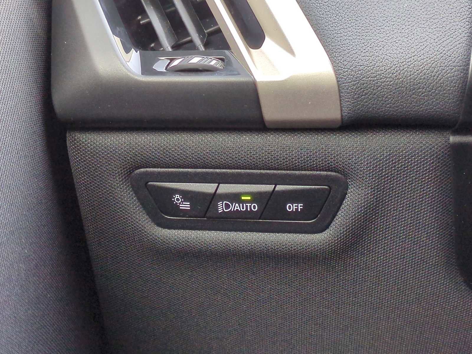 Used 2025 BMW iX xDrive50 image 37