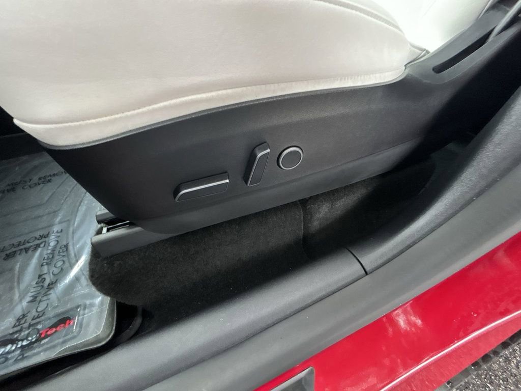 Used 2022 Tesla Model Y Long Range image 13