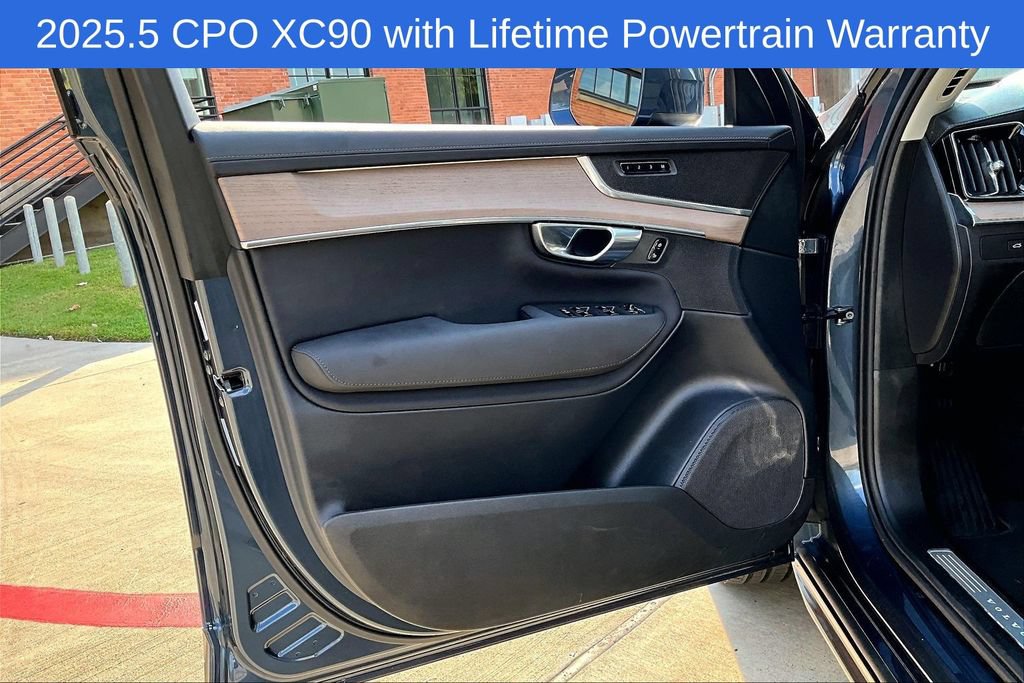 Certified 2025 Volvo XC90 B6 Plus AWD/4WD image 24