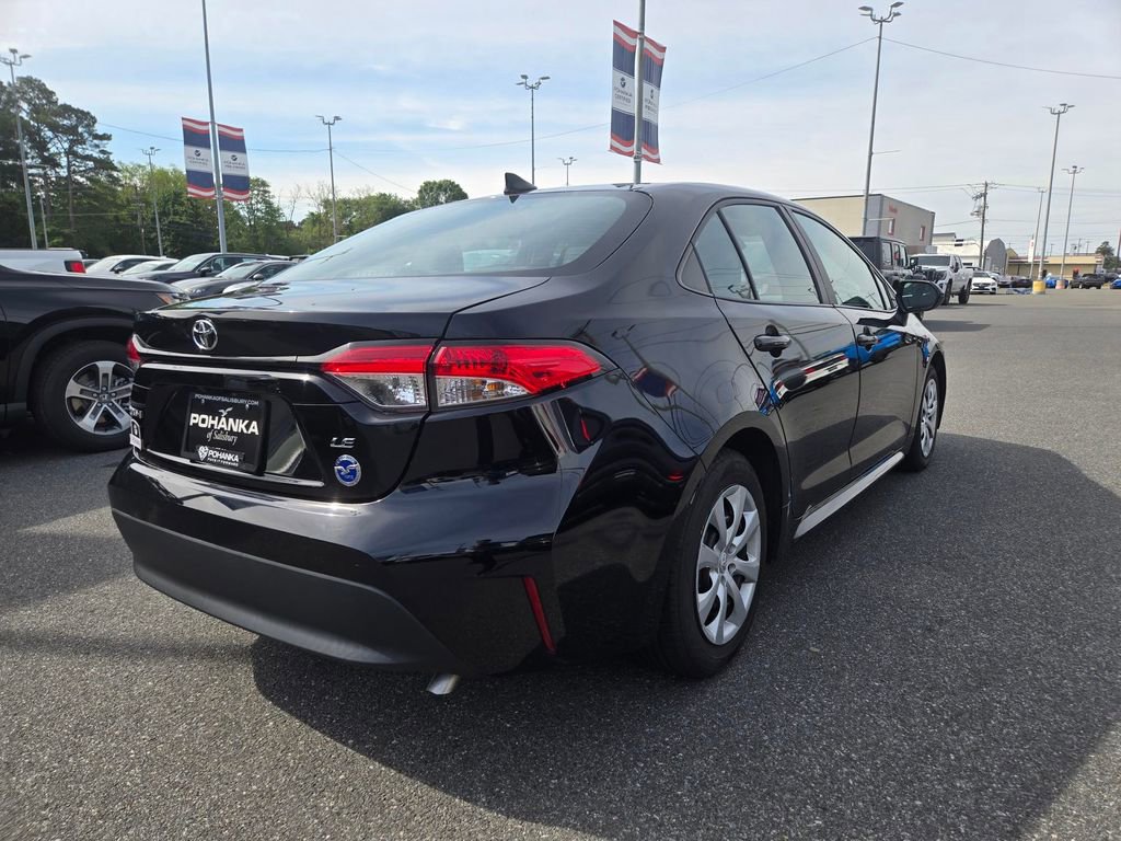 Used 2023 Toyota Corolla LE FWD image 5