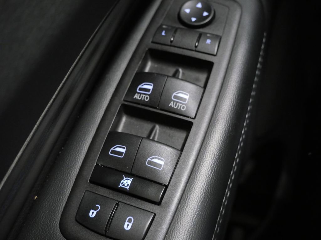 Used 2023 Dodge Durango SXT w/ SXT Blacktop Group AWD/4WD image 14