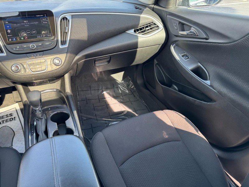 Used 2023 Chevrolet Malibu LT image 15