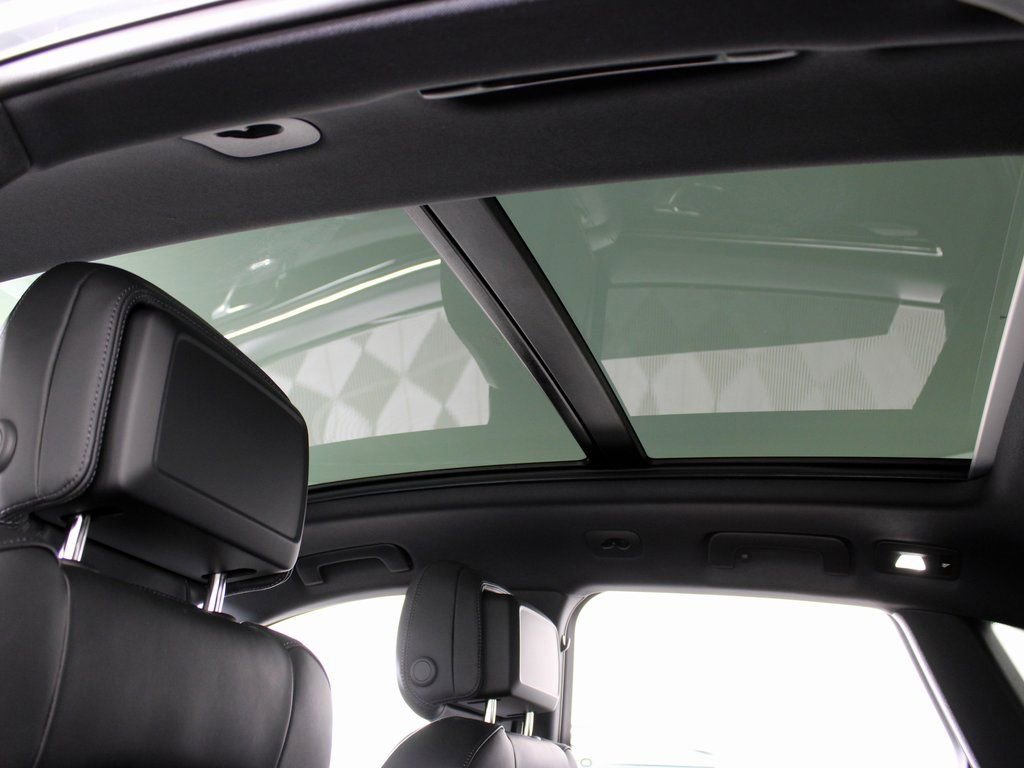 Certified 2026 Porsche Macan AWD/4WD image 18